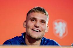 九游下载-关于荷兰客场惨败挪威，晋级前景动摇的信息