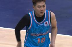 九游投注-贵州篮球队表现出色，轻松晋级