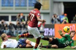 九游中国官网-罗马队在紧张比赛中快速反击，取胜