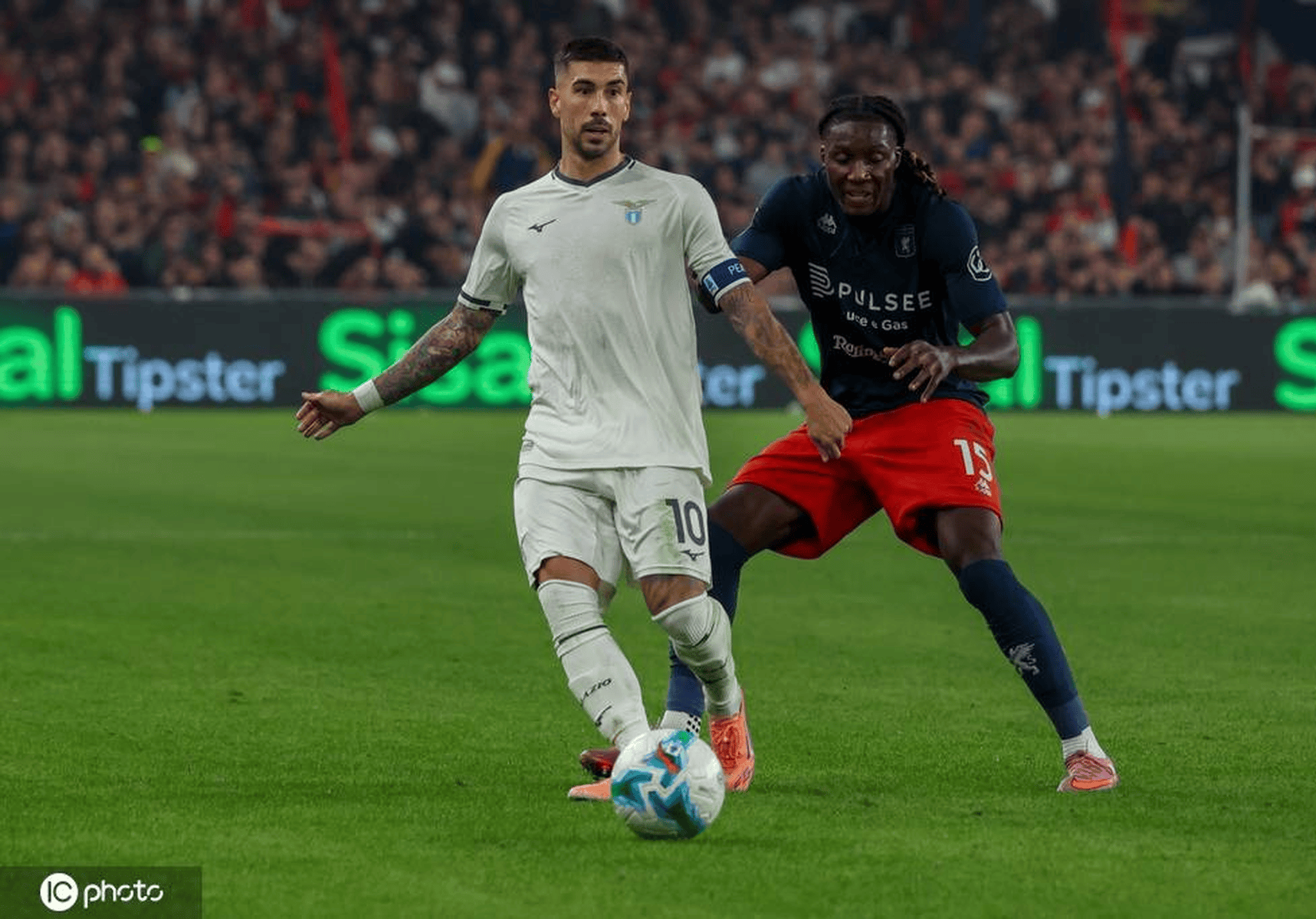 拉齐奥主场大胜热那亚,球队状态神勇 拉齐奥主场大胜热那亚,球队状态神勇