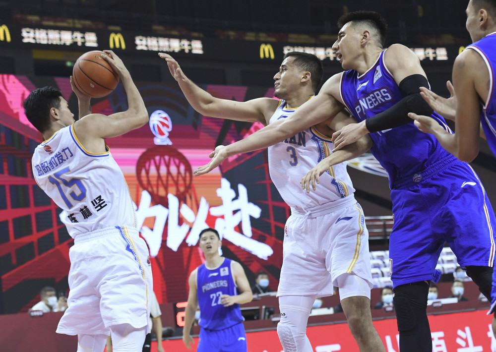 天津队对抗河南队，胜负难分