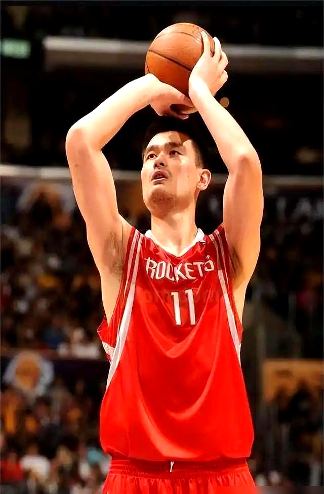 姚明入选名人堂:中国篮球迎来荣耀时刻 姚明入选名人堂:中国篮球迎来荣耀时刻