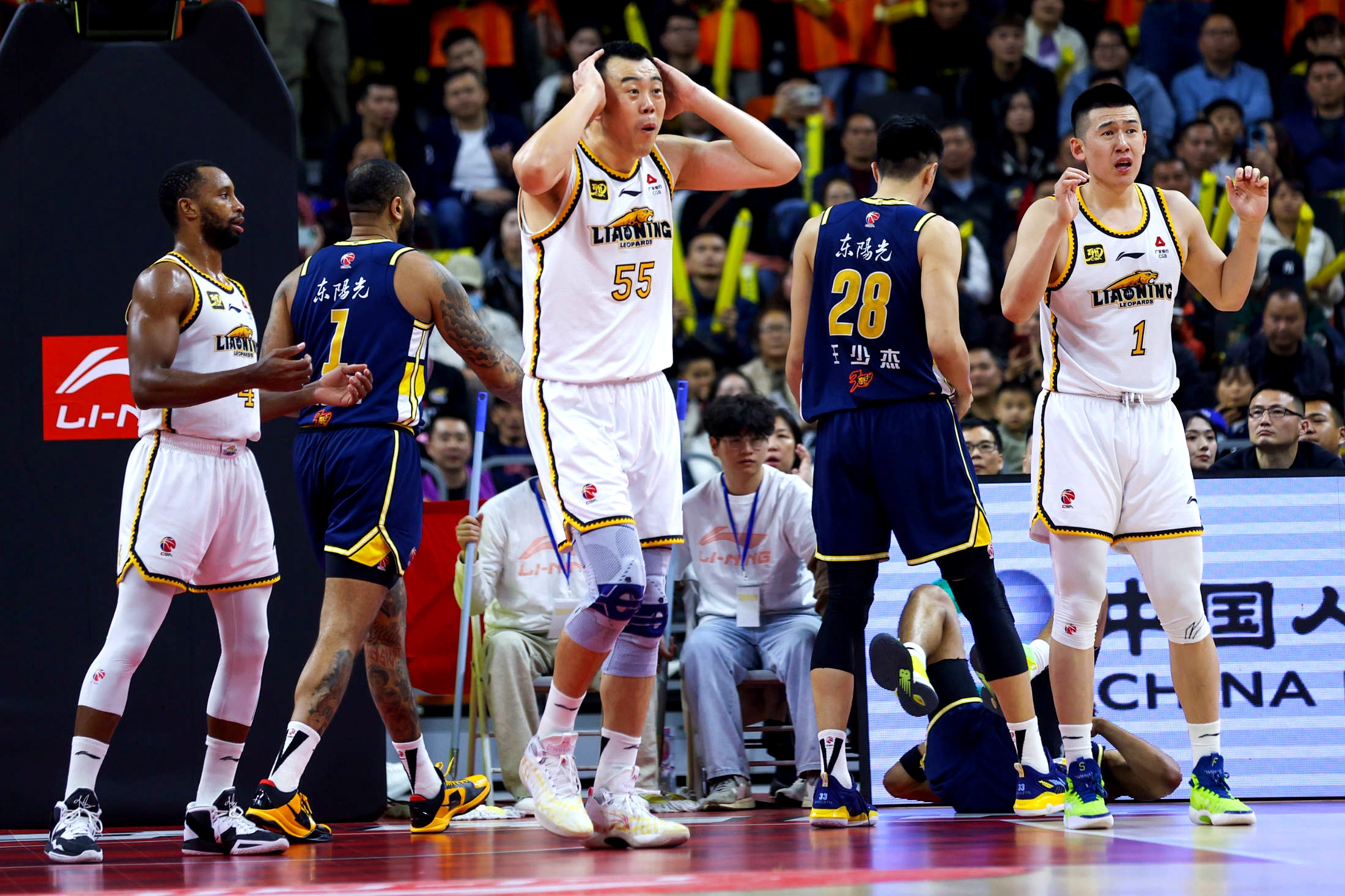 CBA联赛中某球员发挥抢眼