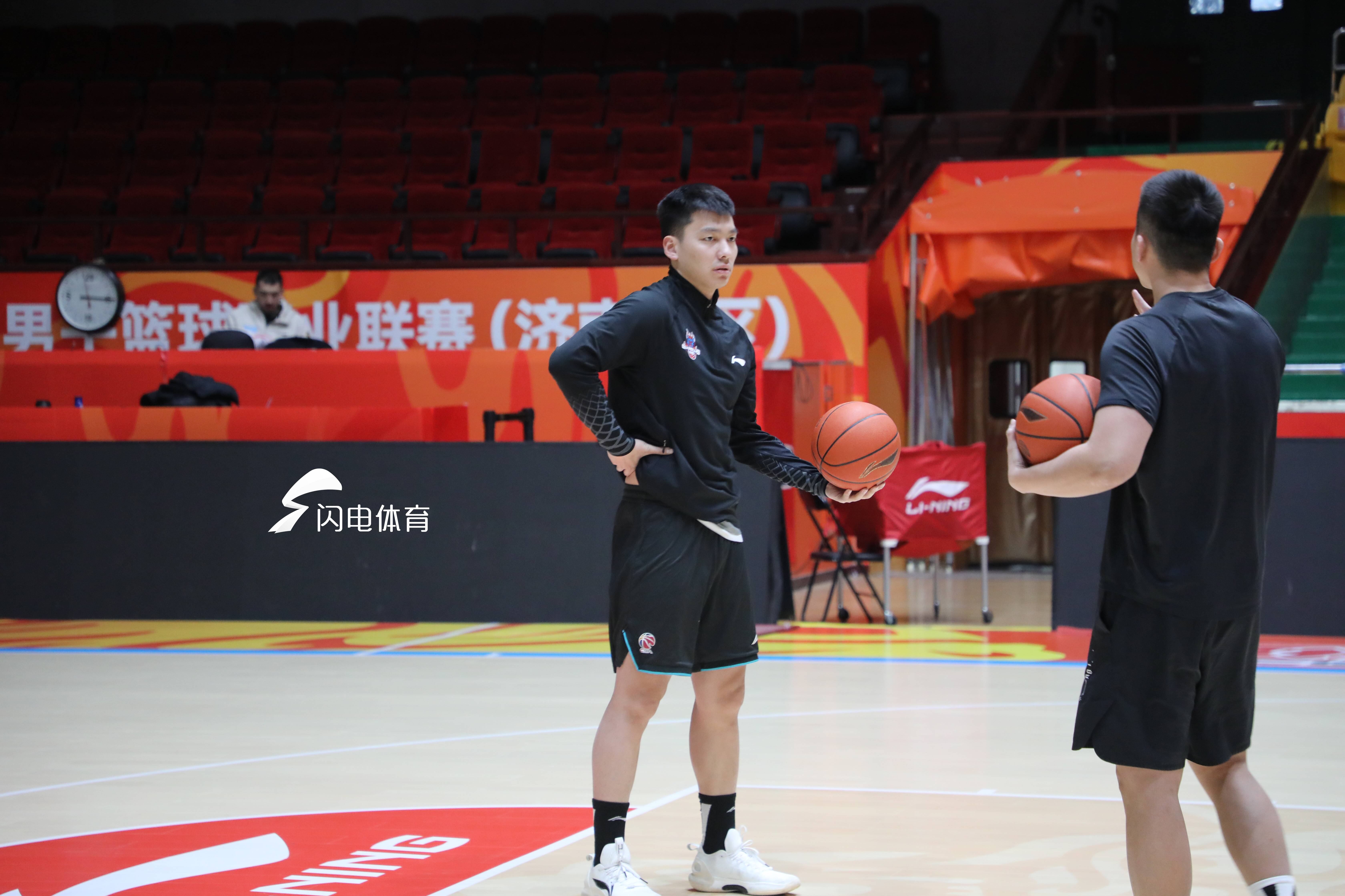 包含鲁能球员兢兢业业,全力以赴取得胜利的词条 包含鲁能球员兢兢业业,全力以赴取得胜利的词条